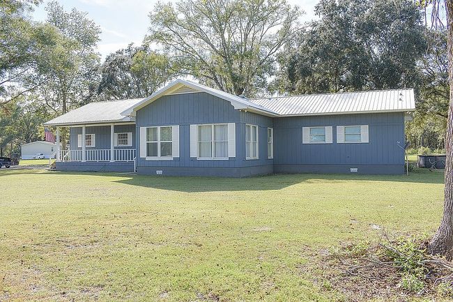 Photo of 43047 Woodland Ln, Callahan, FL