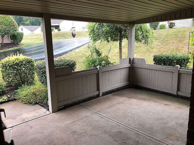 Photo of 1428 Greenbriar Ct, South Park, PA