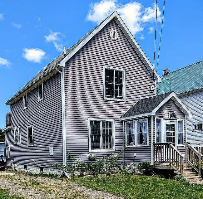Photo of 527 Maple St