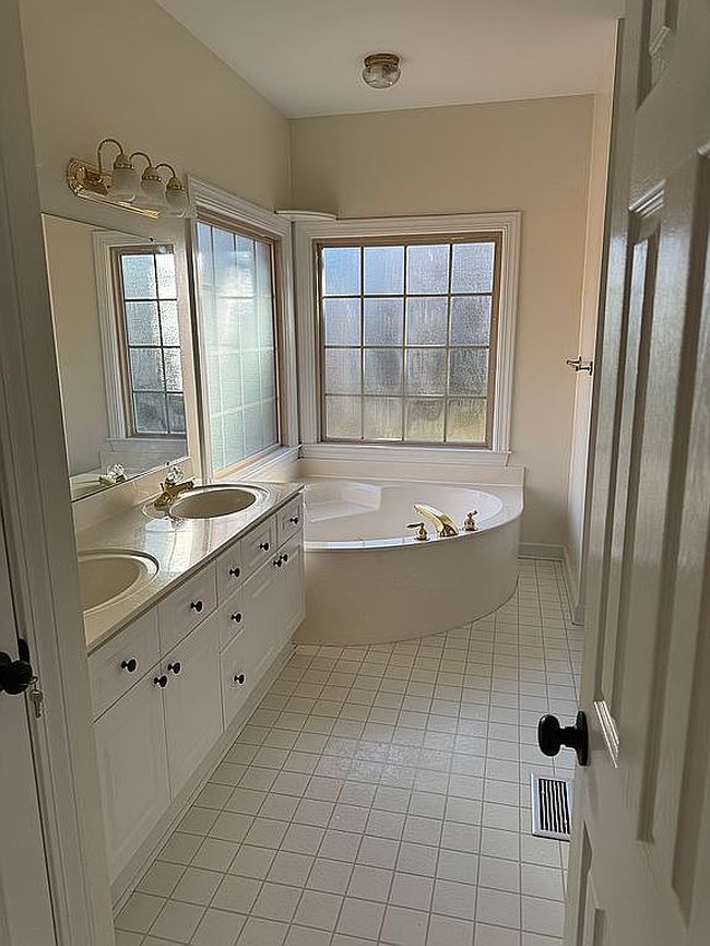 Image of 3269 W Hampton Pointe Dr