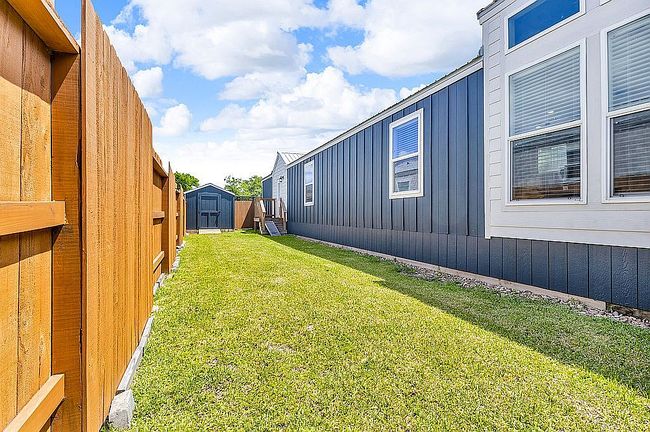 Photo of 149 Landing Ln, Pearland, TX