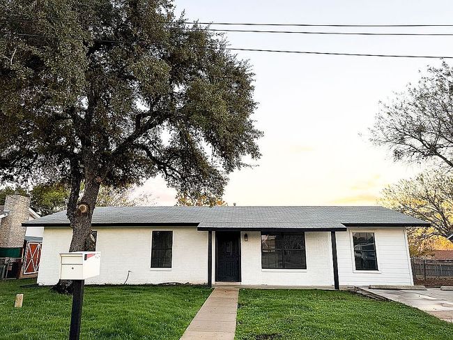 Image of 909 E Sarah St