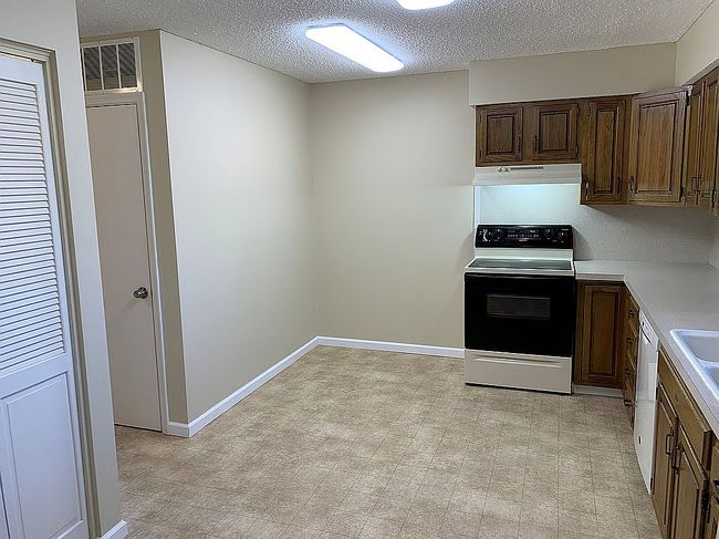 Additional photo 3 of property located at 1014 S Gretchen Ave