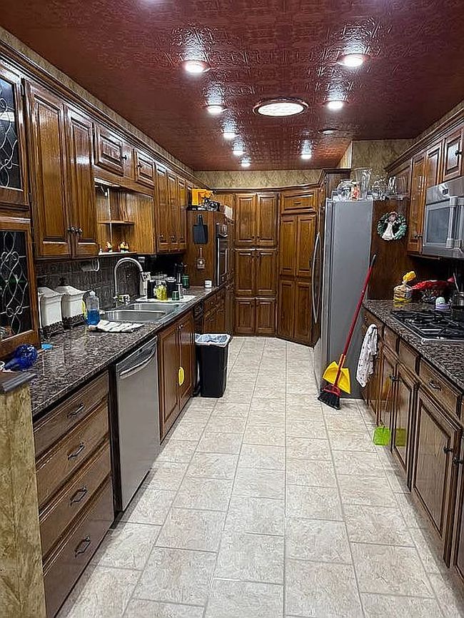 Additional photo 2 of property located at 5928 Nw 27th St