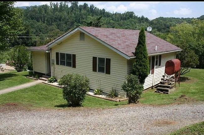 Photo of 32 Ashridge Dr