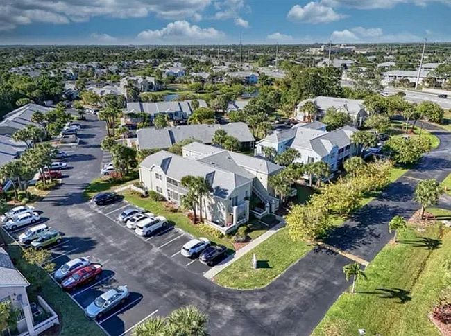 Image of 1674 Se Green Acres Cir Apt Jj202