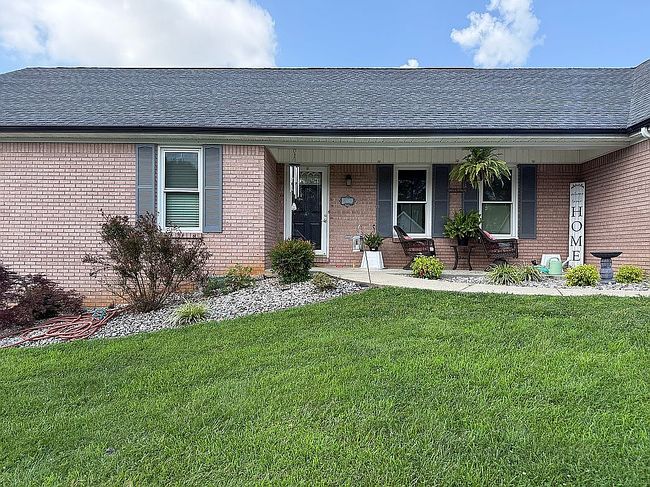 Photo of 409 Summer Shade Dr, Somerset, KY