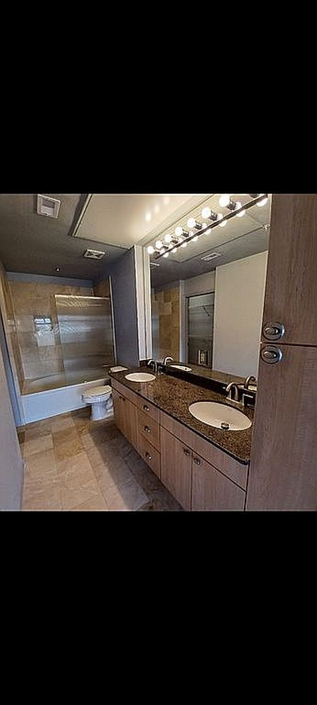 Photo of 3505 Sage Rd Unit 303, Houston, TX