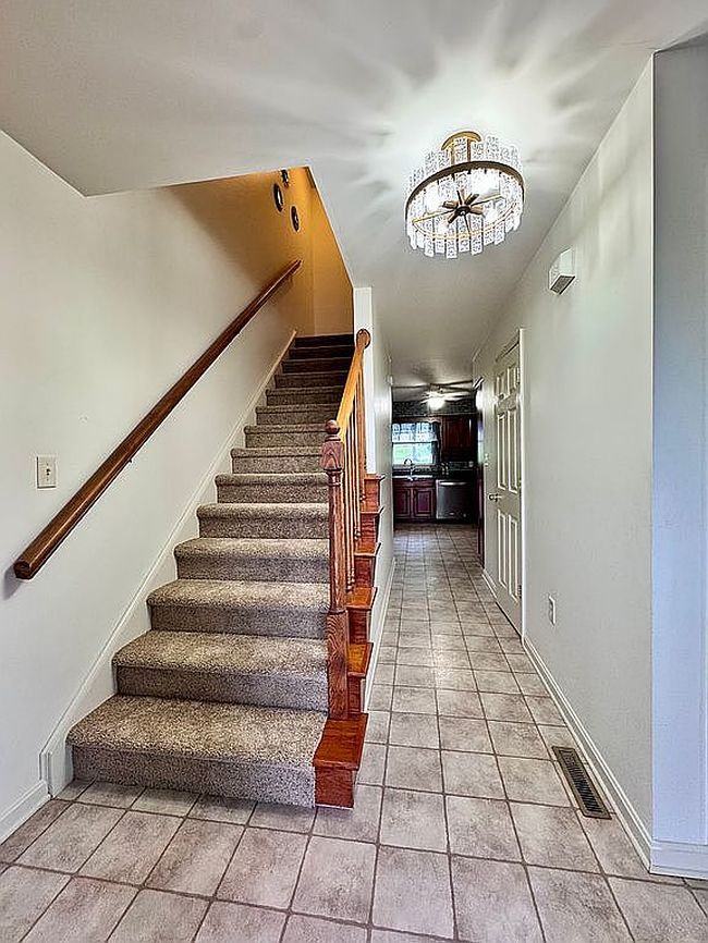 Image of 3478 Sullivan St