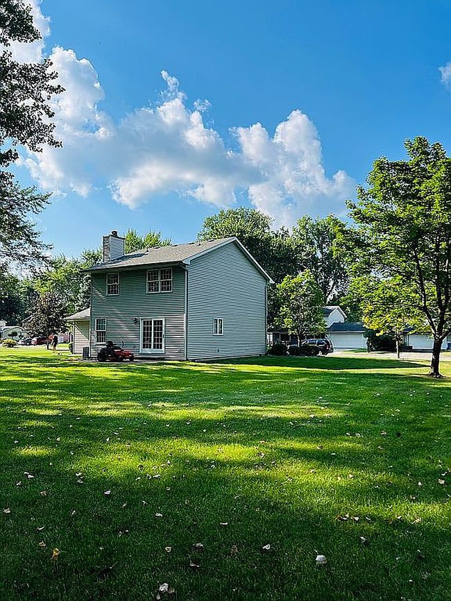 Photo of 410 Fairview Dr, Bryan, OH