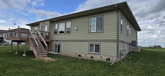 Photo of 504 W Sharon St, Crofton, NE
