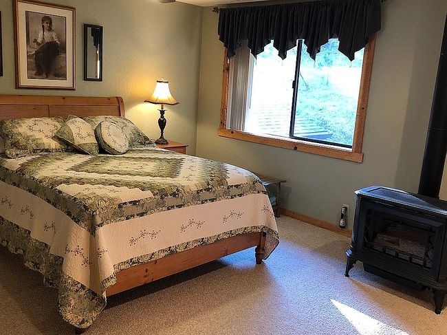 Photo of 16777 Jones Rd, White City, OR