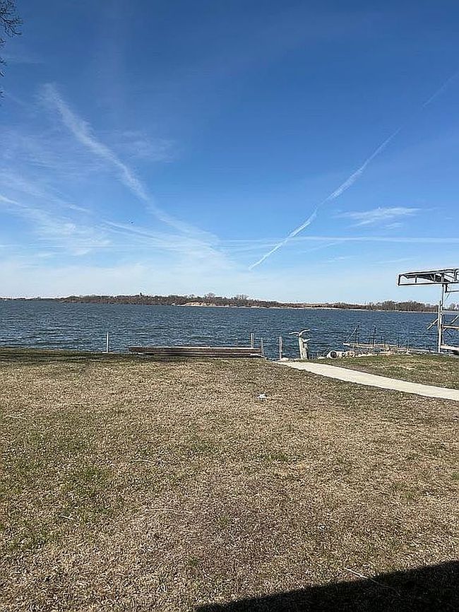 Photo of 506 S 2nd St, Lake Park, IA
