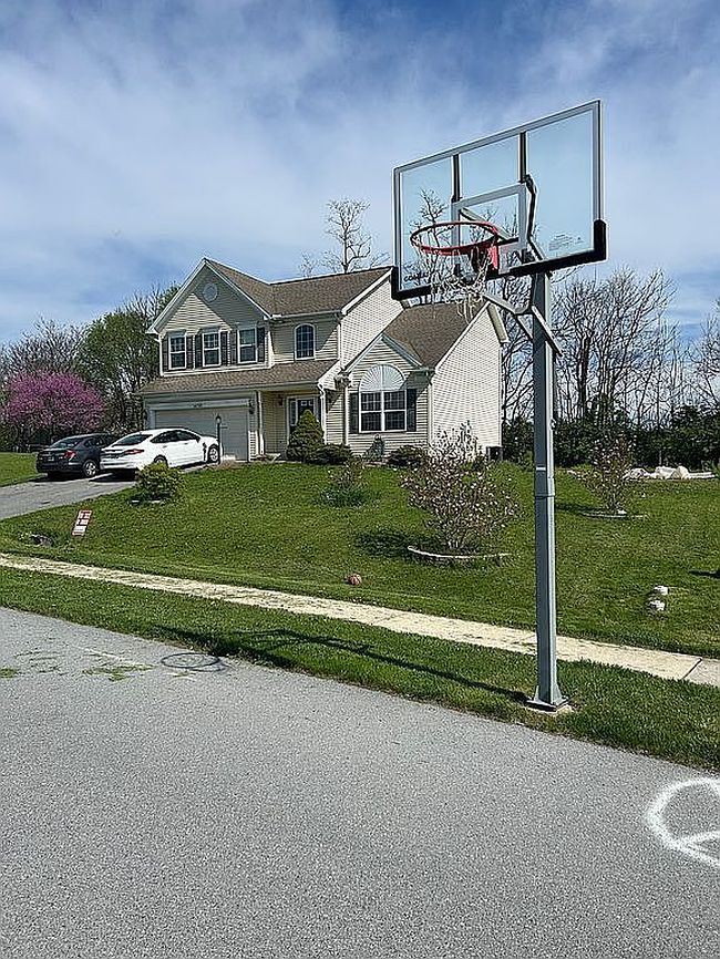 Preview of property located at 14799 Cedarbrook Dr