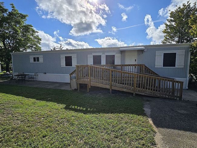 Photo of 102 Magnolia Dr, Barnegat, NJ
