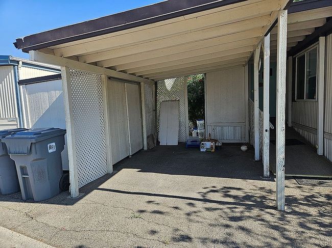 Image of 2205 E Linden St Trailer 45