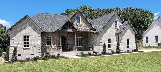 Photo of 2100 Country Club Dr, Tullahoma, TN