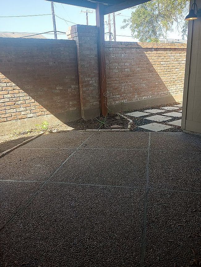 Image of 20 Townhouse Ln