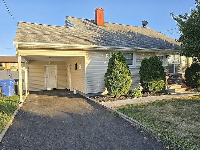 Photo of 160 Brown Ave