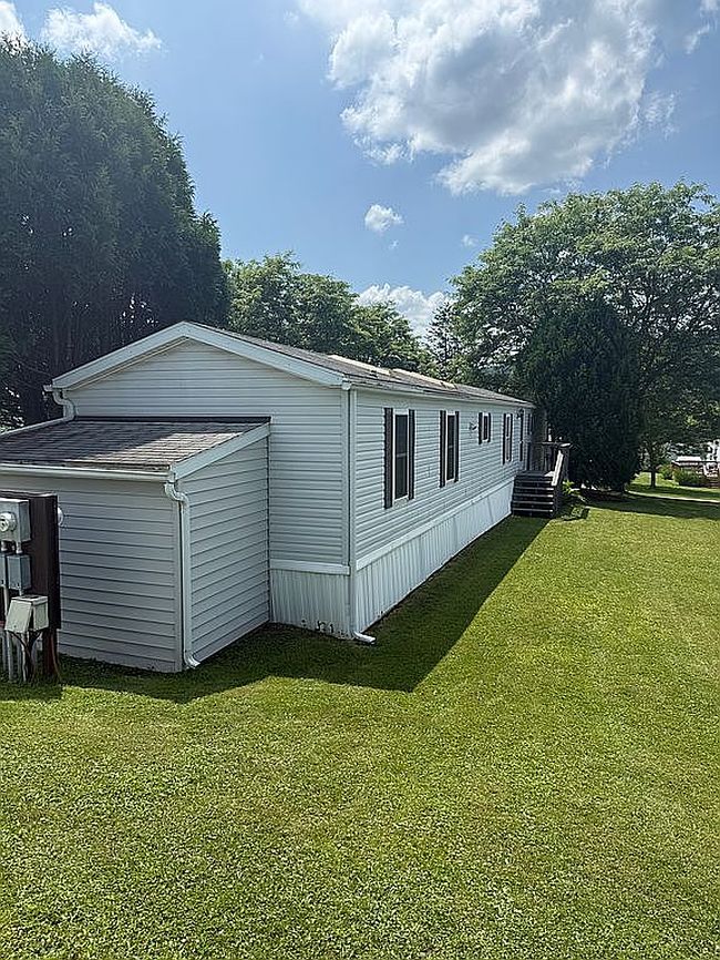 Photo of 83 Valley Dr, Great Valley, NY