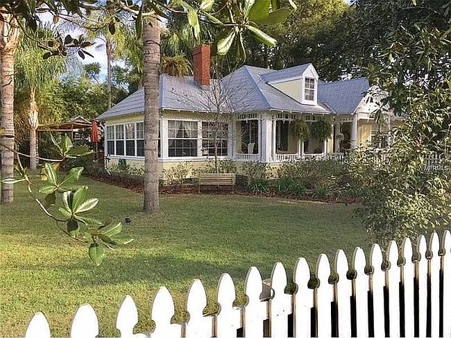 Photo of 1021 E 3rd Ave, Mount Dora, FL