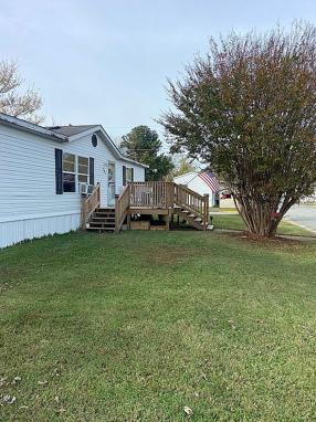Additional photo 4 of property located at 104 Lyttle Dr