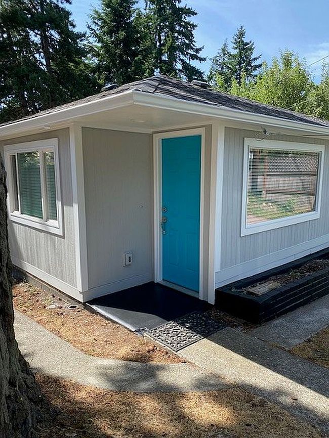 Preview of property located at 14319 Roslyn Pl N