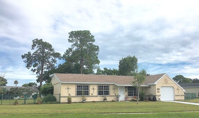 Image of 2773 Fairbrook St