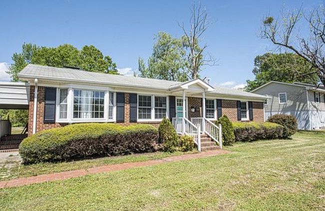 Image of 2600 N Hills Dr