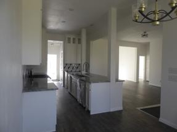 Image of 302 Little St