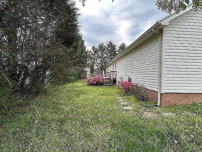 Photo of 176 Elbert St, Chatsworth, GA