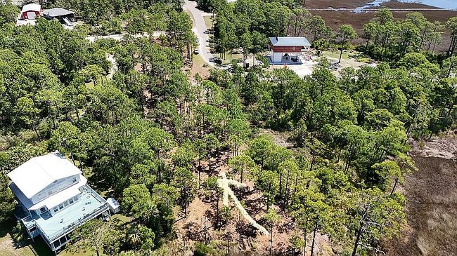 Photo of 134 Timber Ln, Carrabelle, FL