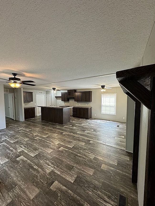Additional photo 4 of property located at 974 Lee Rd #454
