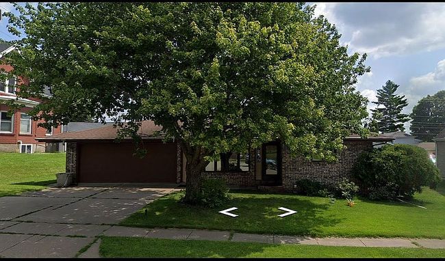 Photo of 403 N 4th St, Bellevue, IA
