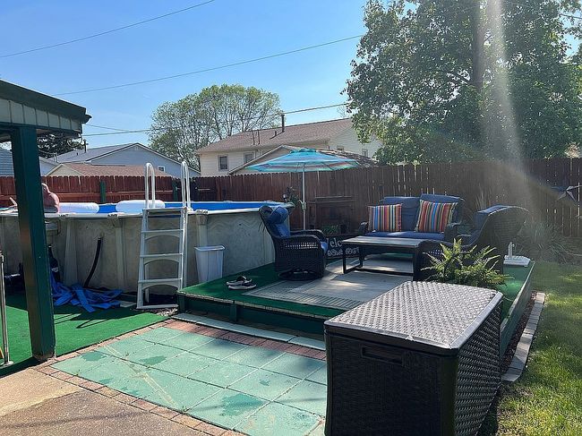 Image of 210 8th St W