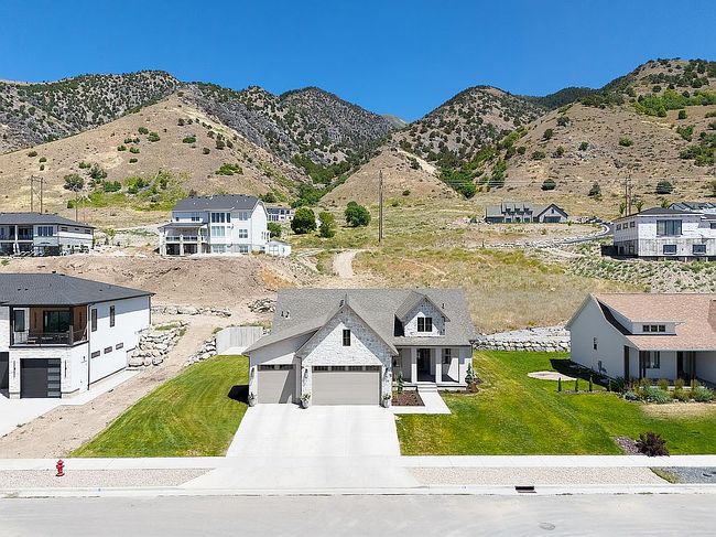 Photo of 128 N Sherwood Dr, Providence, UT