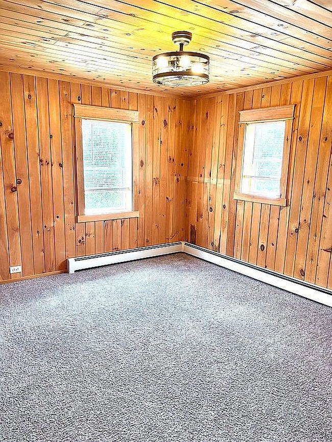 Image of 87 N Pine St