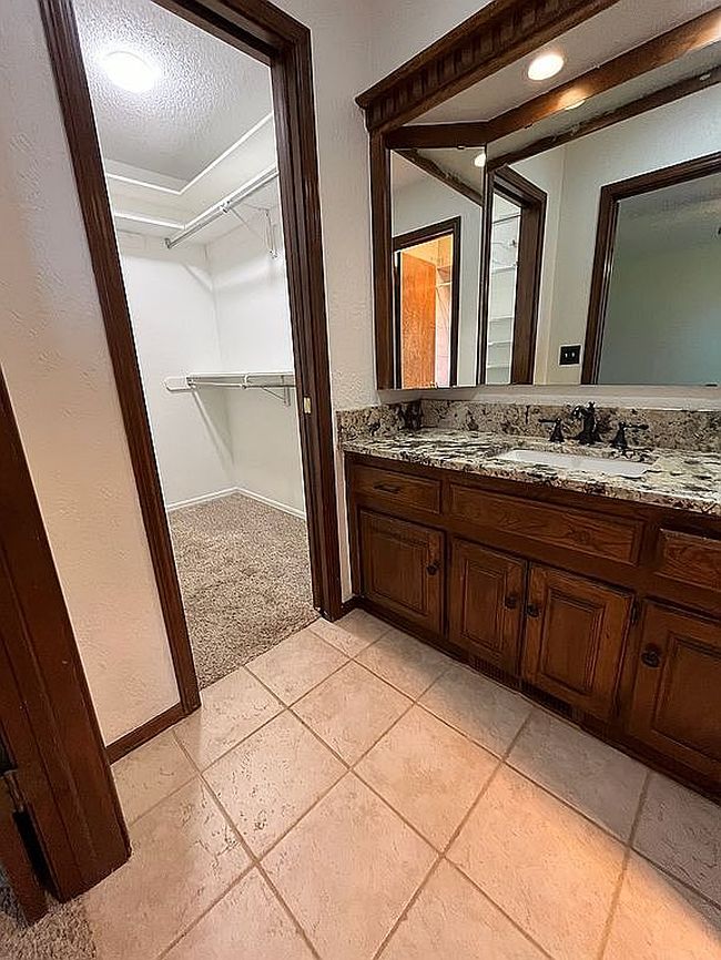 Additional photo 1 of property located at 8229 Nw 99th St