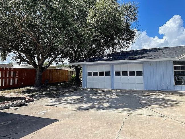 Photo of 4649 Bonner Dr, Corpus Christi, TX
