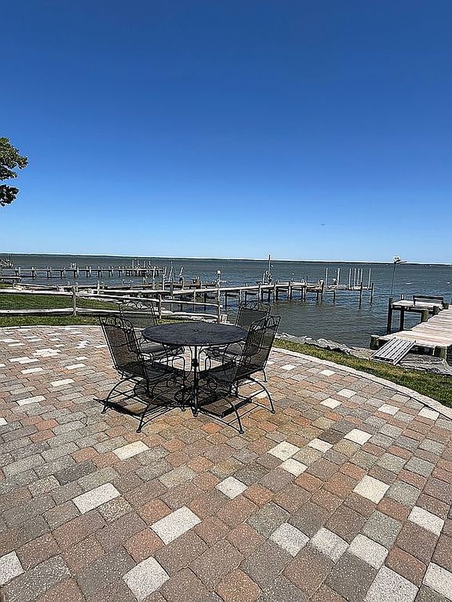 Preview of property located at 31 Bayview Ln