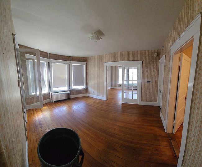 Additional photo 1 of property located at 213 Pine St