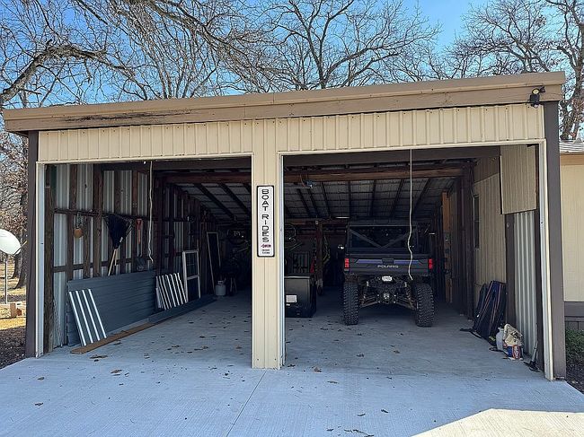 Image of 8960 Rose Ln