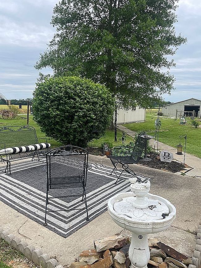 Image of 755 Johnston City Rd