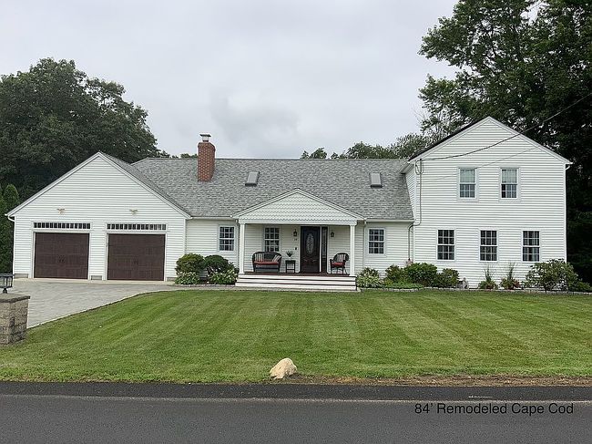Photo of 14 Limerock Rd, Smithfield, RI