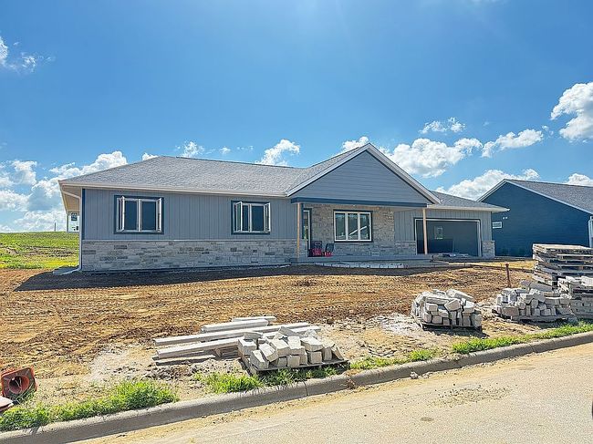 Photo of 145 Mulberry Dr Se, Cascade, IA