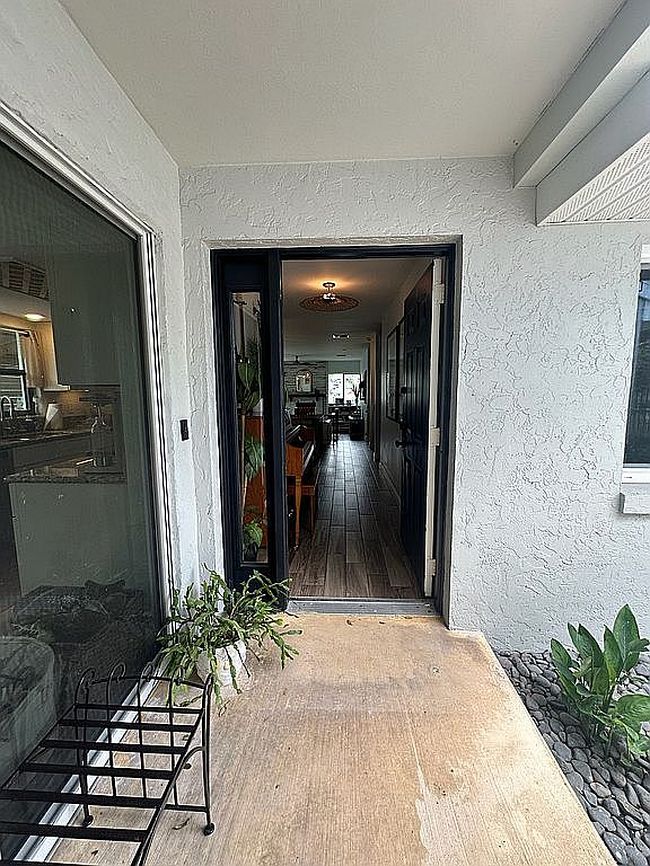 Image of 2735 Woodside Ave