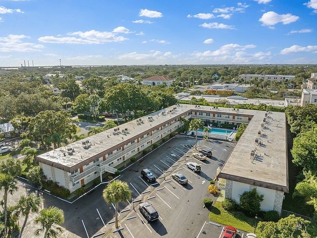 Image of 923 22nd Pl Apt 209