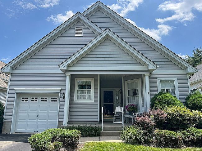 Photo of 30 Hummingbird Dr, Hamilton, NJ