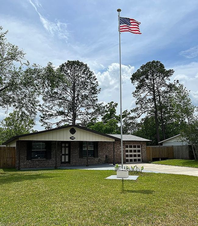 Photo of 193 Evergreen Ln, Middleburg, FL