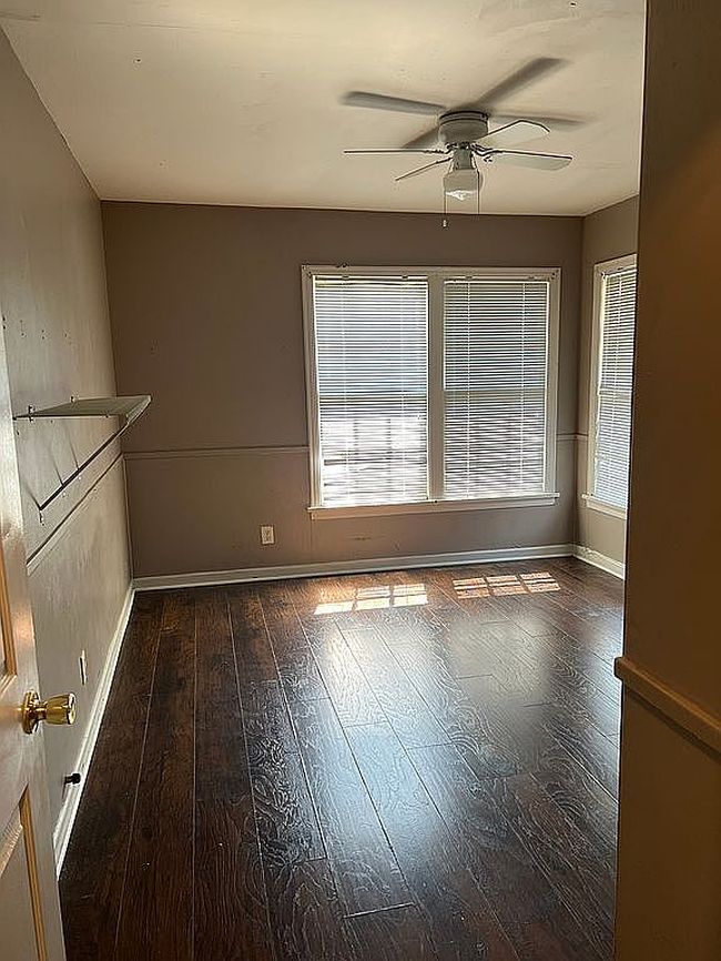 Image of 403 College St